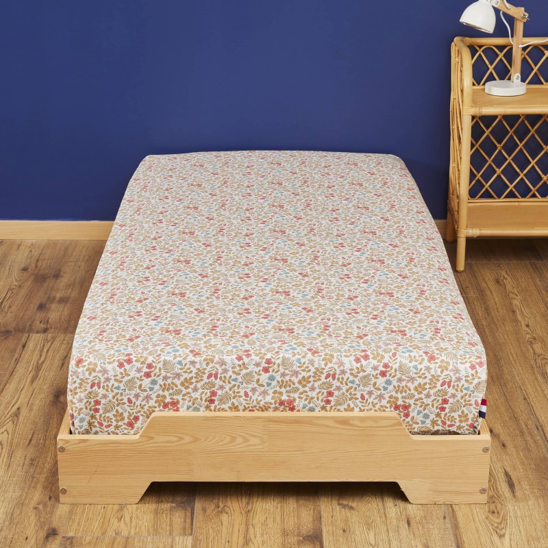 Drap housse Anouk sur lit en bois
