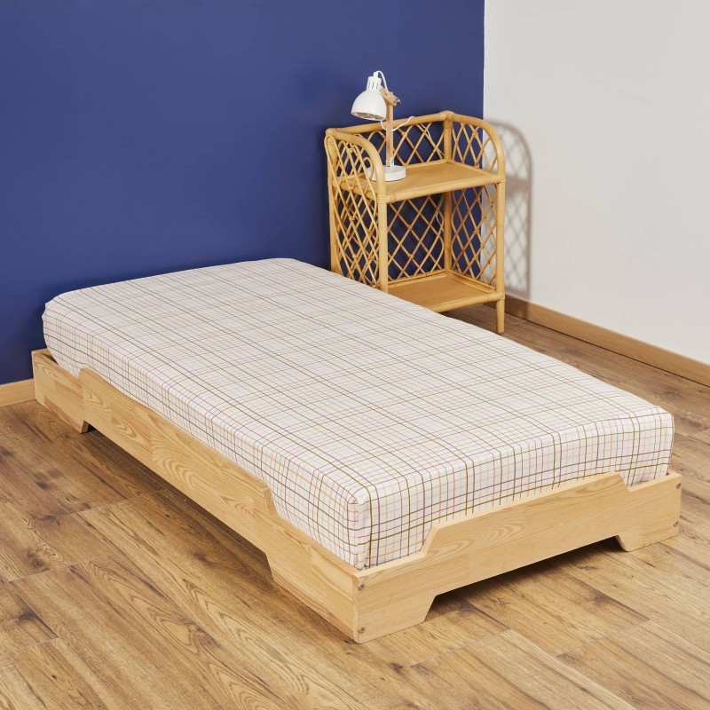 Drap housse Alix sur lit en bois