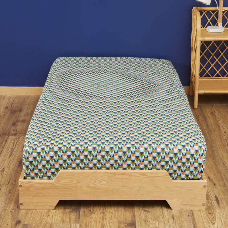 Drap housse Théodore sur lit en bois