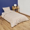 Parure de lit Anouk sur lit en bois