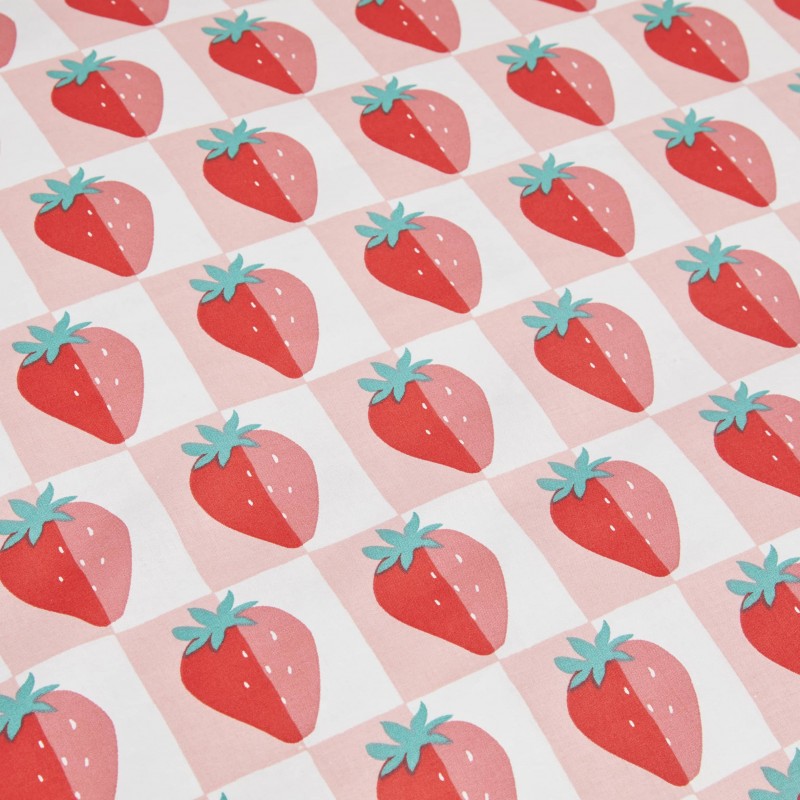 Zoom motifs parure de lit Fraises
