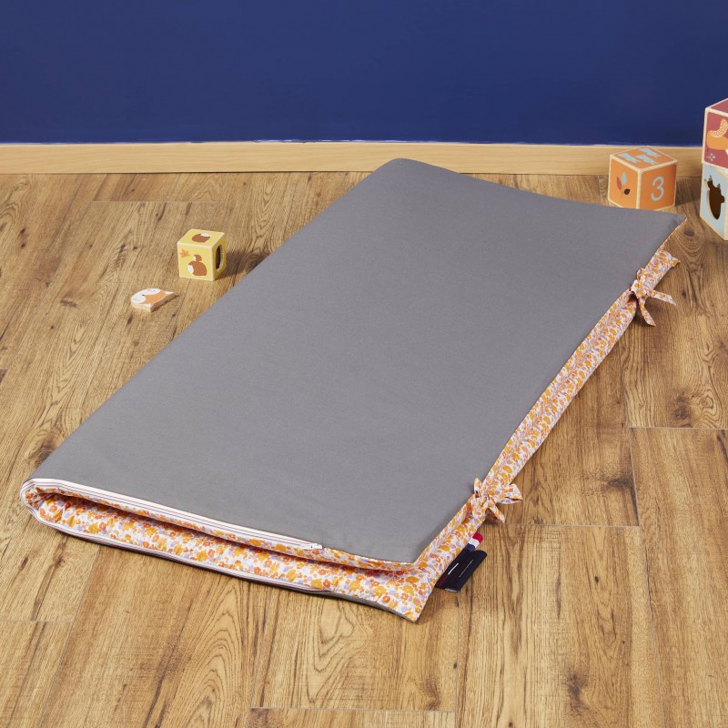 Tapis de parc Alice plié en deux